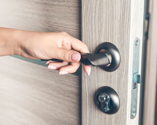 Carpintería de madera en Ferrol puertas