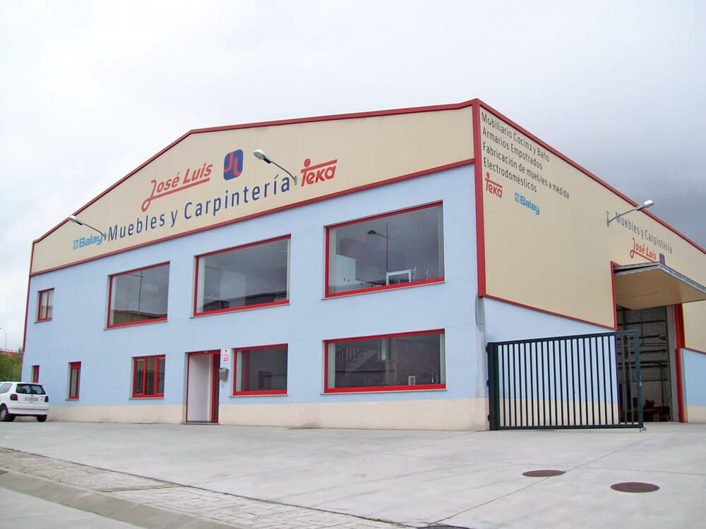 Exposición de muebles en Ferrol